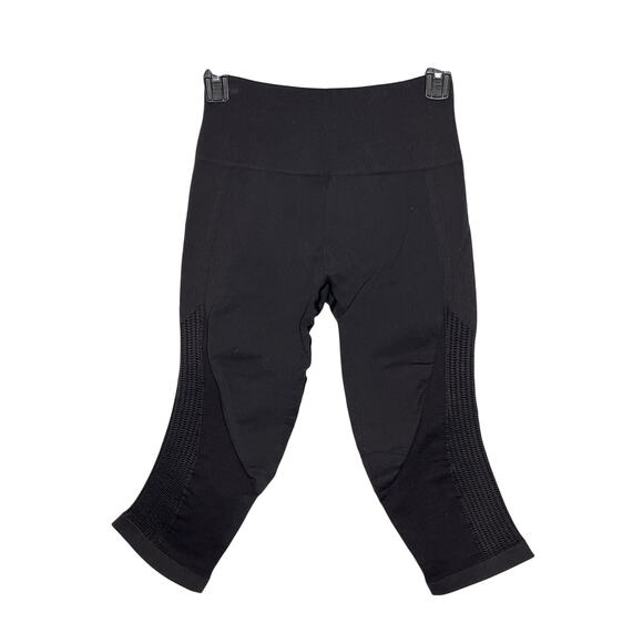 Lululemon Black Crop Leggings With Mesh Detailing Size 6 - Picture 1 of 5